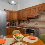 Appartamento Estia Apartment, Cozy, Spacious, Sunny, 2 Rooms-5 Beds