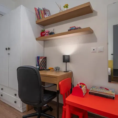Lägenhet Estia Apartment, Cozy, Spacious, Sunny, 2 Rooms-5 Beds *