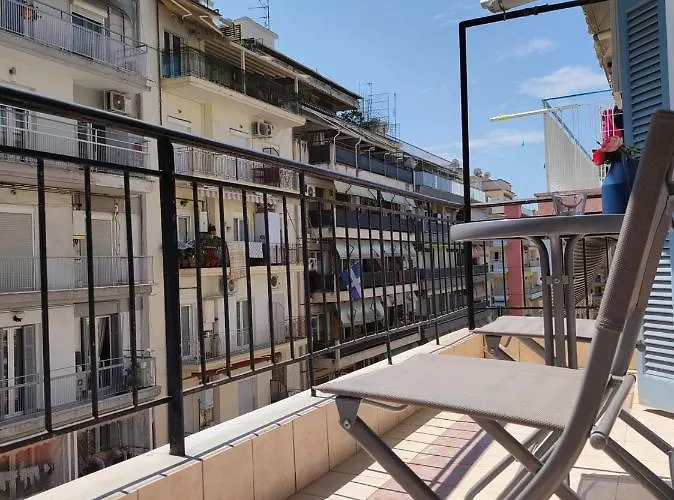 Estia Apartment, Cozy, Spacious, Sunny, 2 Rooms-5 Beds סלוניקי