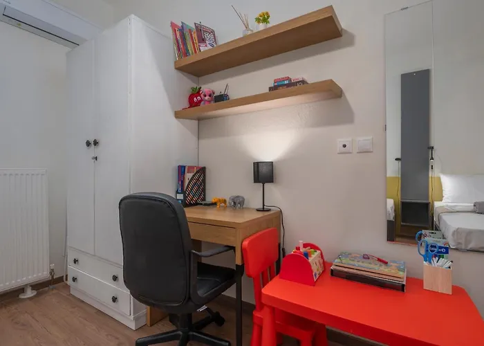 דירה Estia Apartment, Cozy, Spacious, Sunny, 2 Rooms-5 Beds *