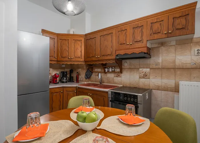 דירה Estia Apartment, Cozy, Spacious, Sunny, 2 Rooms-5 Beds